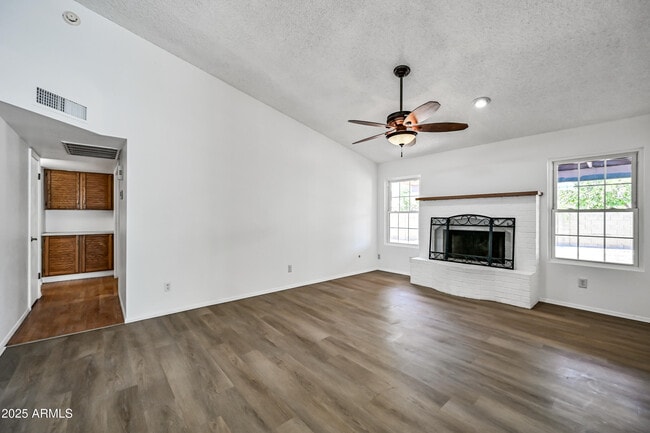 Building Photo - 324 S Rita Ln