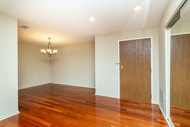 Building Photo - 2200 Bouterse St