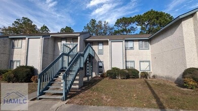 Building Photo - 910 Brett Dr