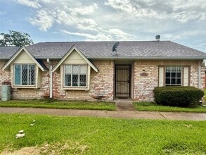 Building Photo - 13161 Clarewood Dr