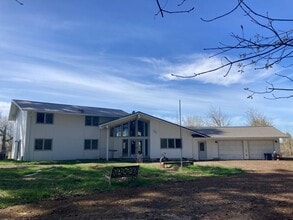 Building Photo - 4100 Gilham Rd