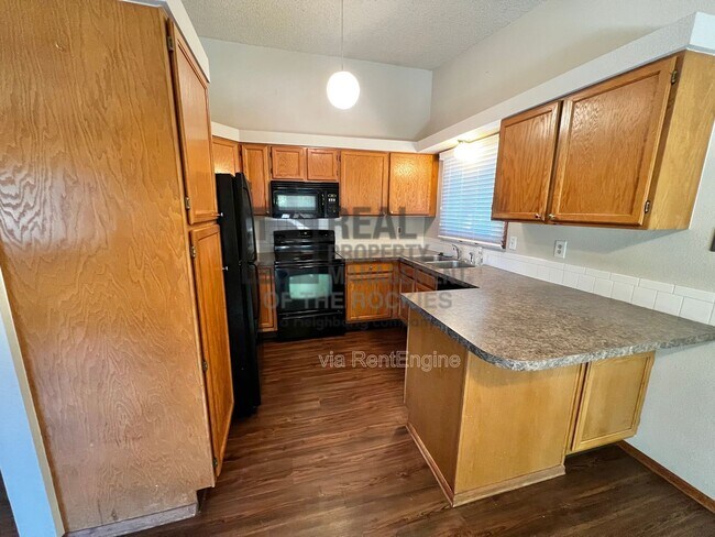 Foto del edificio - 4224 Wolf Creek Ct