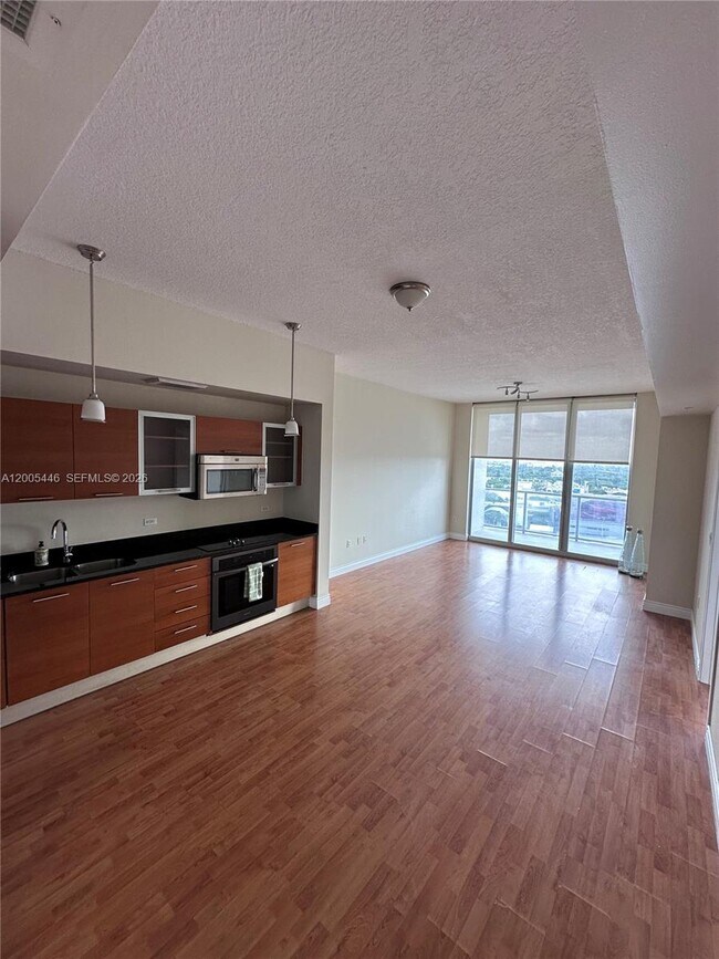 Foto del edificio - 3470 E Coast Ave