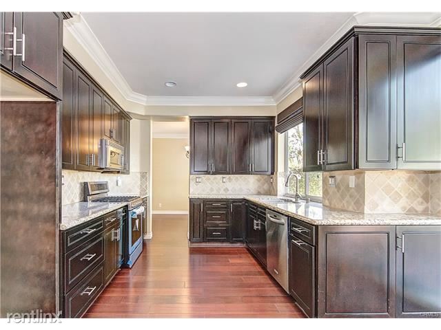 Building Photo - 17 Solitaire Ln