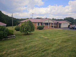 Building Photo - 467 Russell Ridge Rd