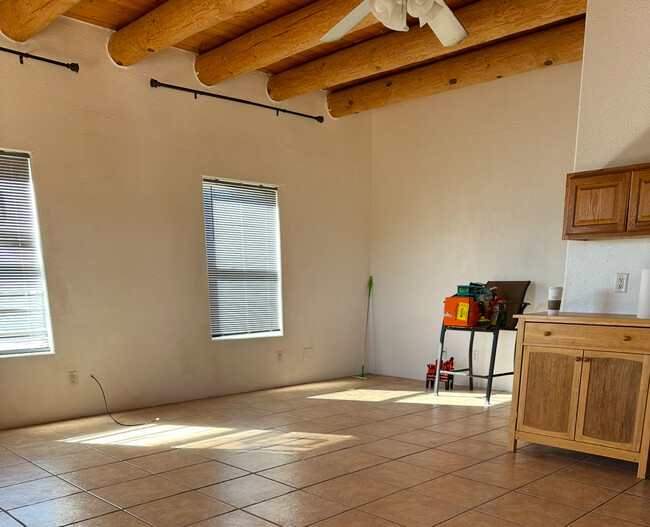 Building Photo - 4654 San Ysidro Pl