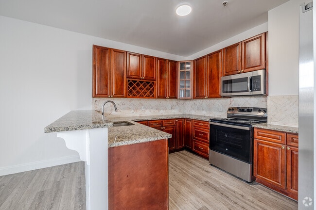 2BR, 2BA - 1,166SF - Kitchen - 650 Park Avenue