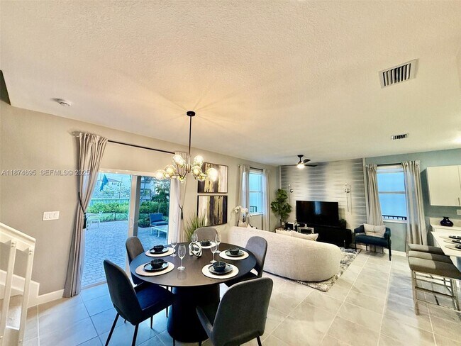 Foto del edificio - 2600 SE 25th St