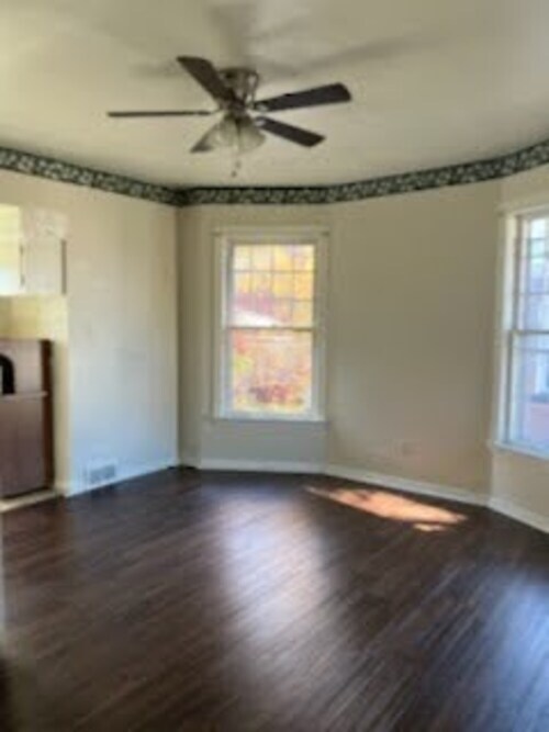 Building Photo - 120 E Wallace Ave