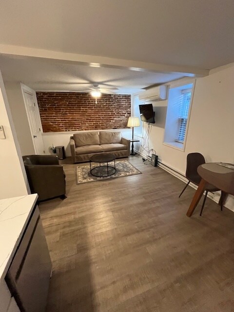 Foto del edificio - 1646 Newton St NW