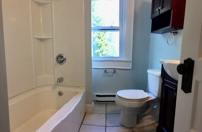 Foto del edificio - 906 W Lackawanna Ave