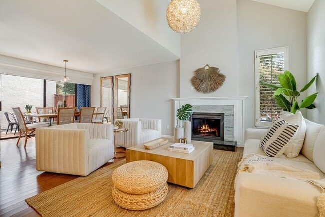 Building Photo - 402 Hogarth Terrace