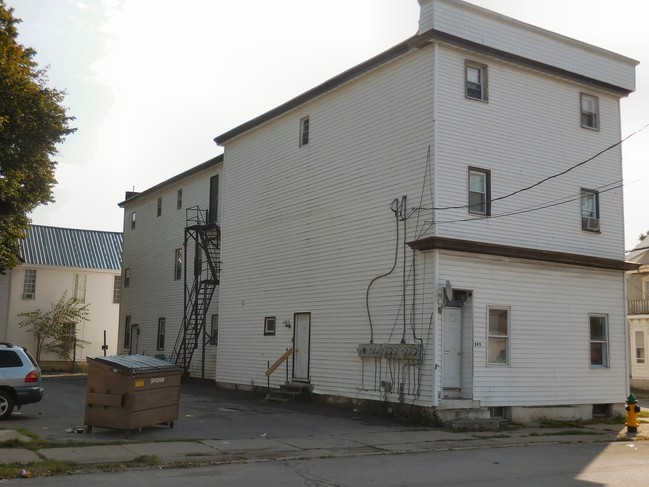Building Photo - 245 S Washington St