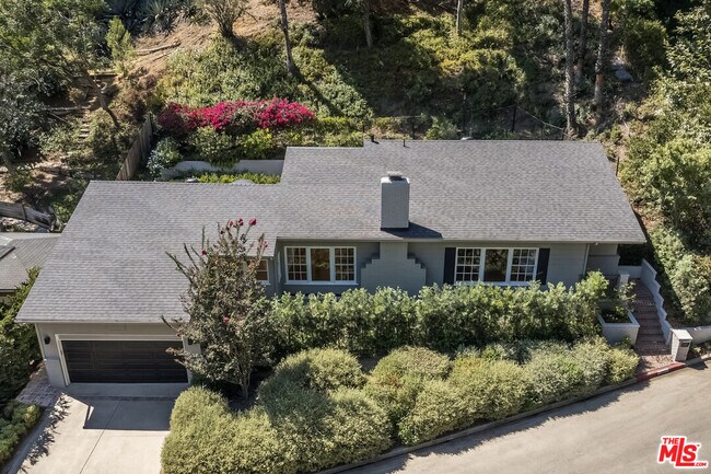 Foto del edificio - 5657 Valley Oak Dr