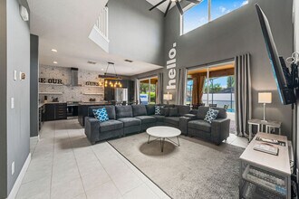 Building Photo - 2793 Lido Key Dr