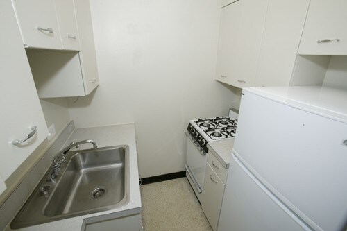Foto del edificio - 535 W Cornelia Ave