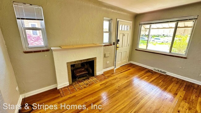 Building Photo - 2 br, 1 bath House - 1290 Madison Street