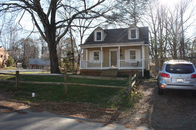 Building Photo - 11 Mobile Ln