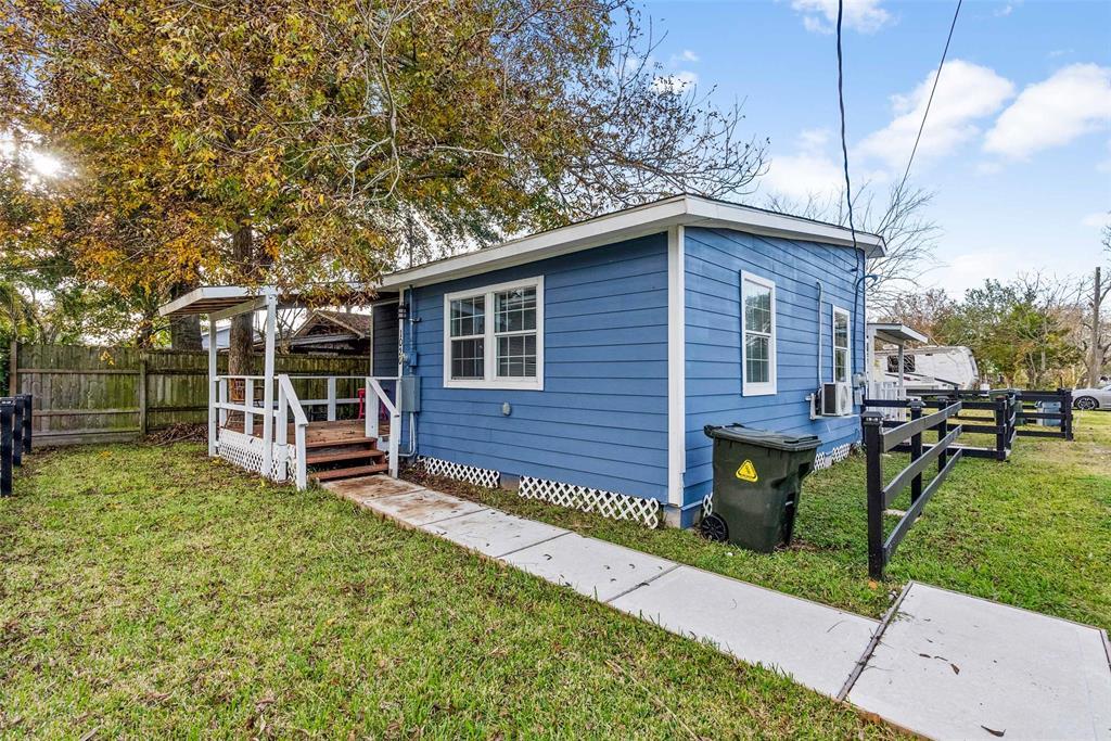 4126 Paladino St Unit 1020, Bacliff, TX 77518 Room for Rent in