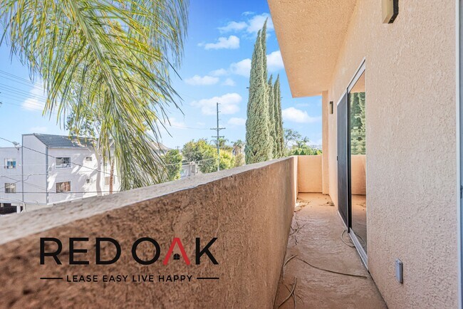 Foto del edificio - ~1 Month FREE~ Spacious, Cozy Two Bedroom ...