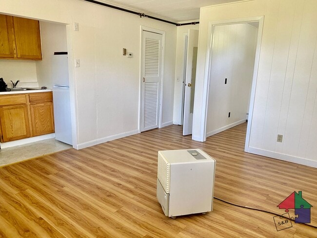 Building Photo - 68 Upper Hollow Rd