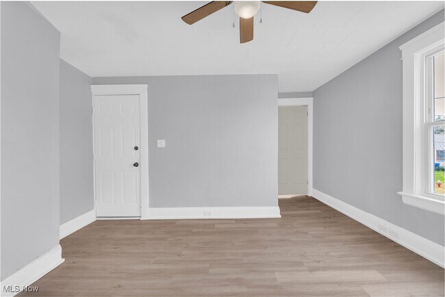 Foto del edificio - 11702 Brookfield Ave