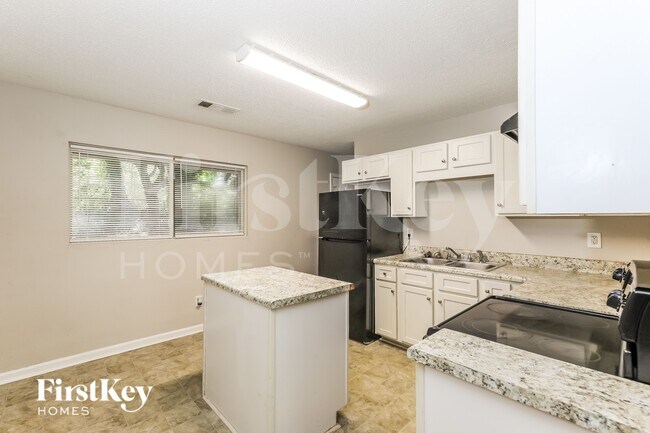Foto del edificio - 8280 Attleboro Dr