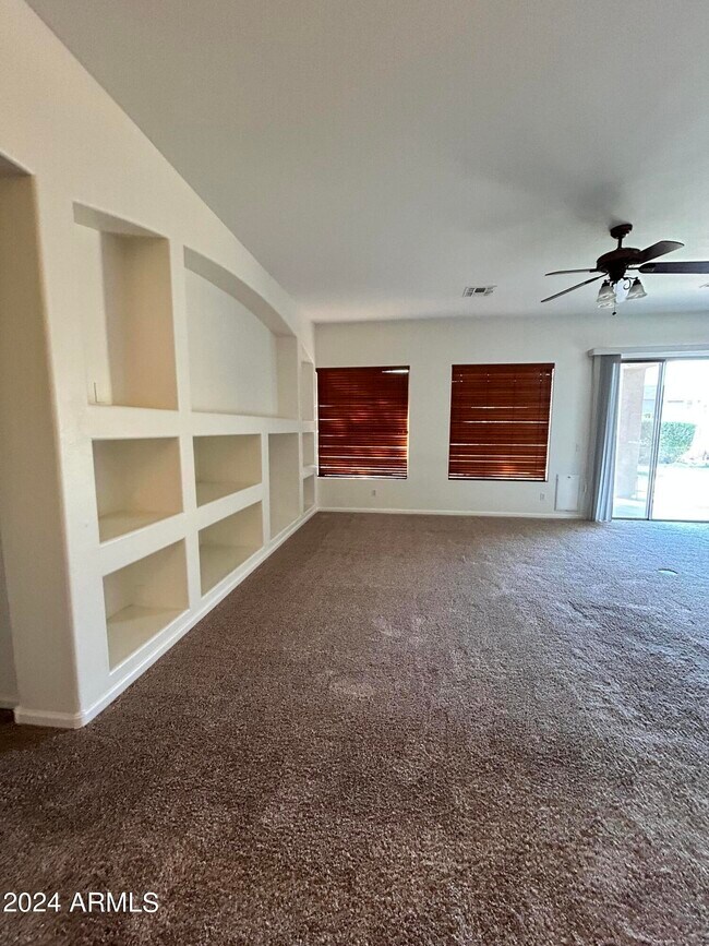 Building Photo - 7220 W El Cortez Pl