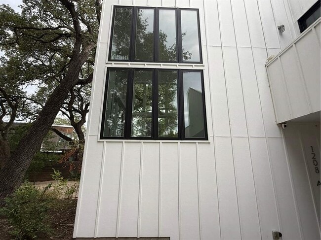 Building Photo - 1208 Woodland Ave