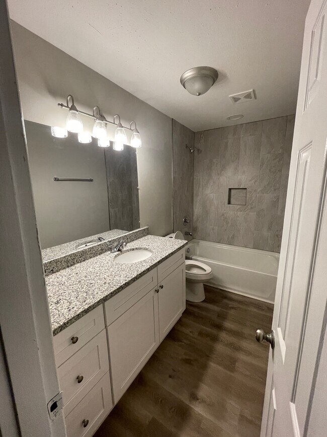 Building Photo - 5818 Whitingham Dr