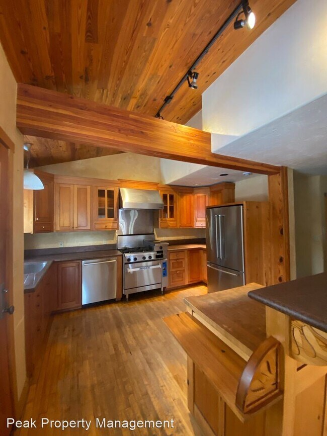 Foto del edificio - 4 br, 3 bath House - 204 4th Street