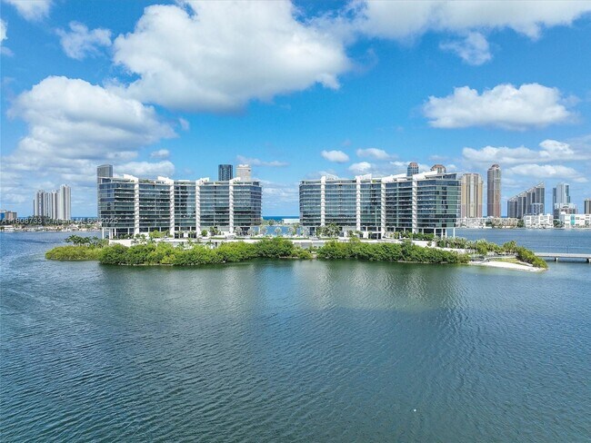 Foto del edificio - 3255 NE 184th St