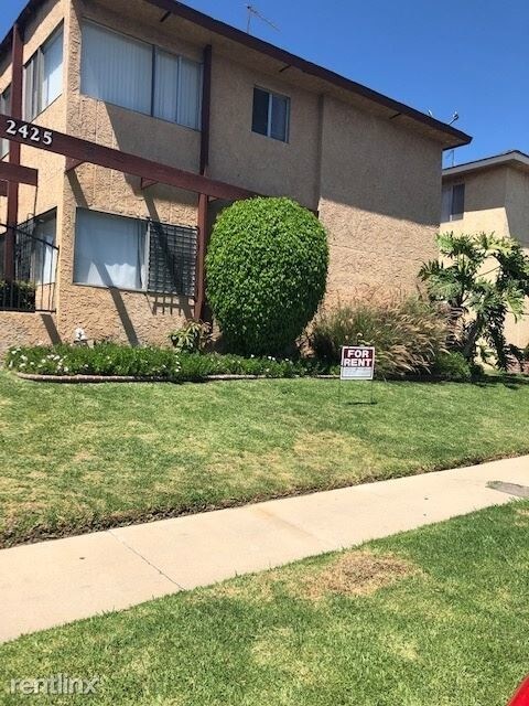 Foto principal - 2425 W Imperial Hwy