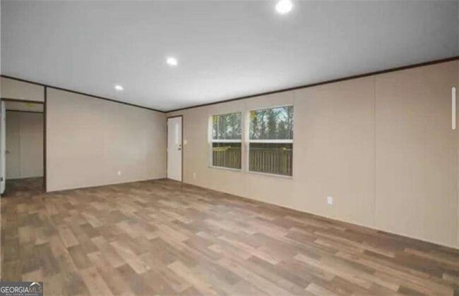 Foto del edificio - 348 Ruby Ridge Dr