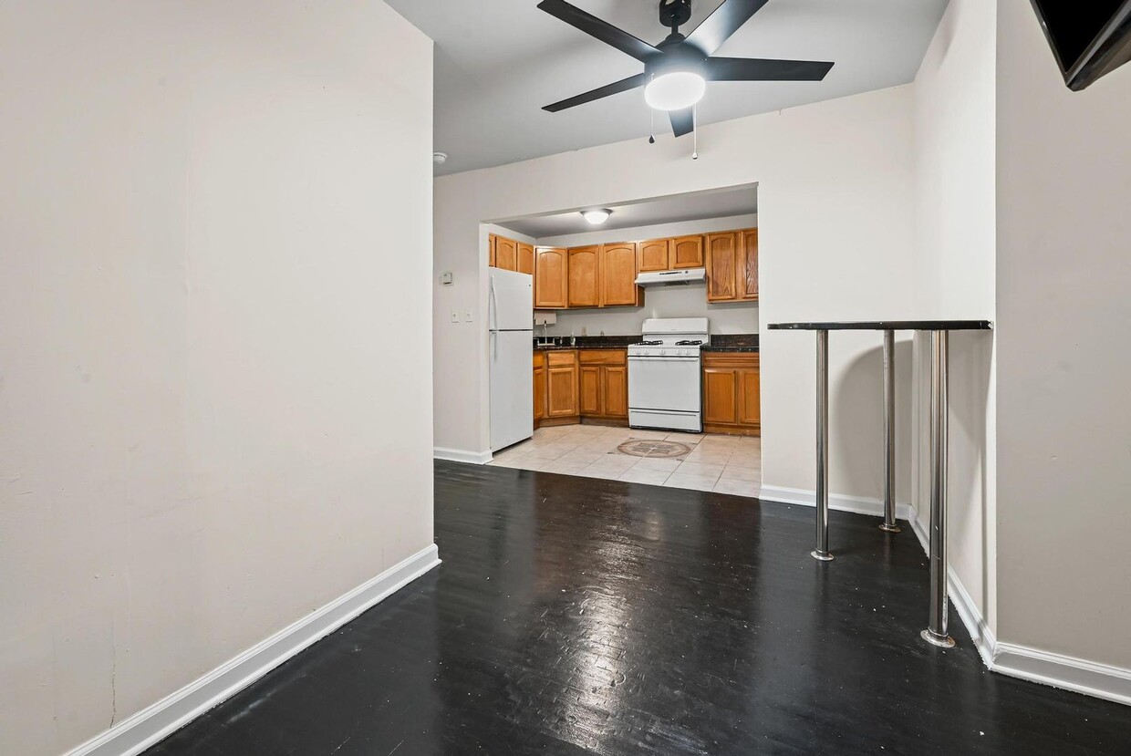 Photo - 124 Beach 27 St