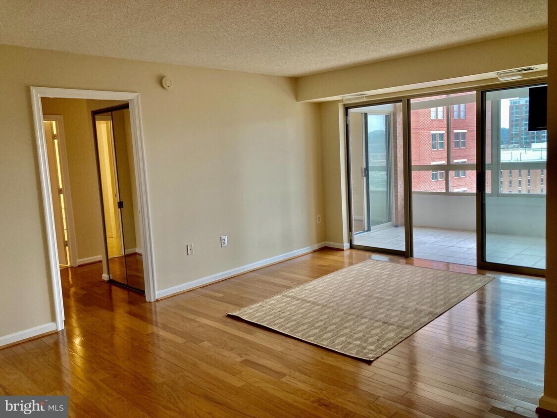 Foto principal - 2181 Jamieson Ave
