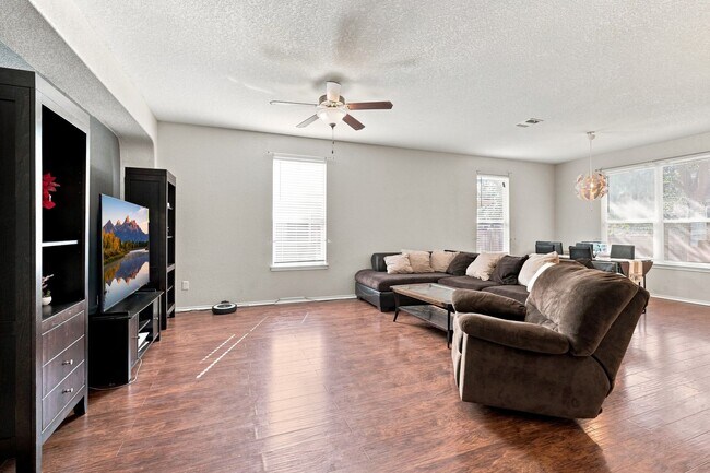 Building Photo - 4426 Semora Oak