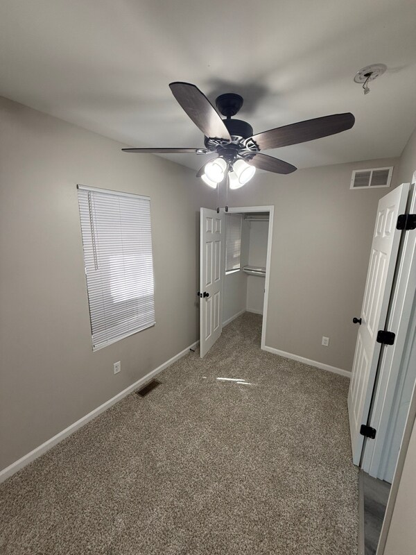 Foto del edificio - 918 W 151st St