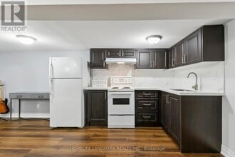 Building Photo - 35 Wallington Ave