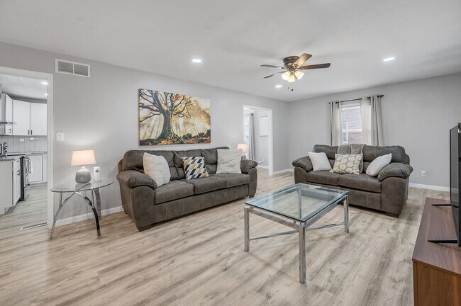 Building Photo - 1244 Gainesway Dr