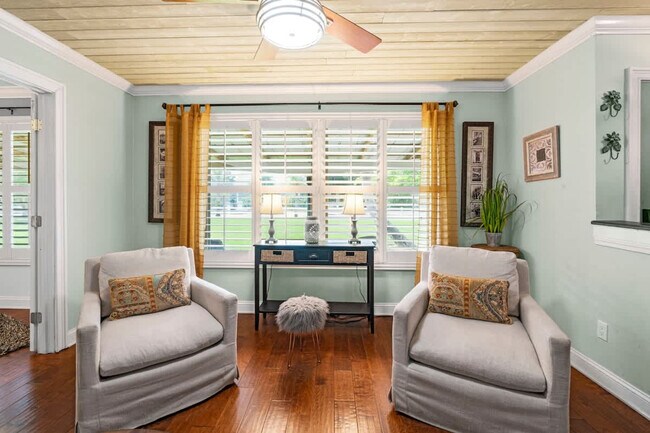 Foto del edificio - 1937 Grove Bluff Cir W