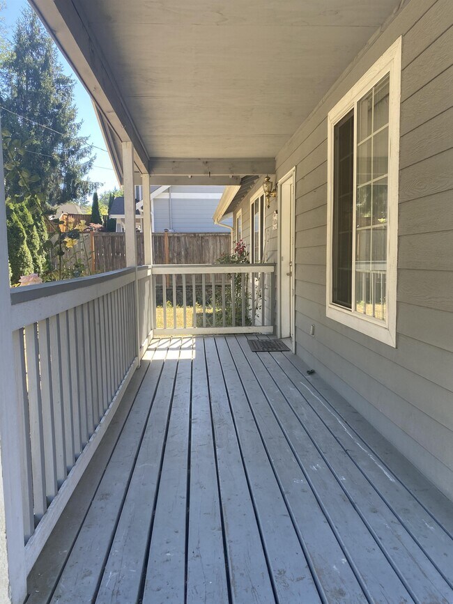 Building Photo - 1503 9th Ave Ct