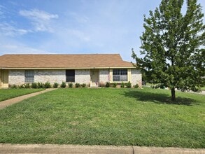 Building Photo - 230 Kettler Dr