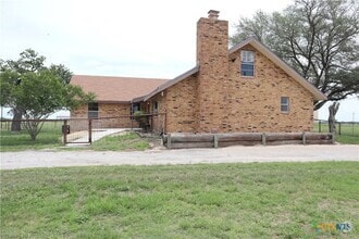 Building Photo - 707 Old Seguin Luling Rd