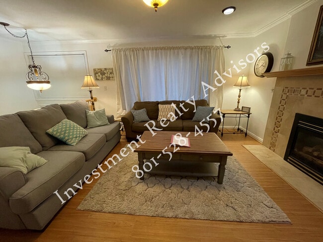 Building Photo - Beautiful Family Home