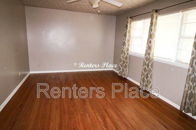 Building Photo - 5611 S Rockford Ave