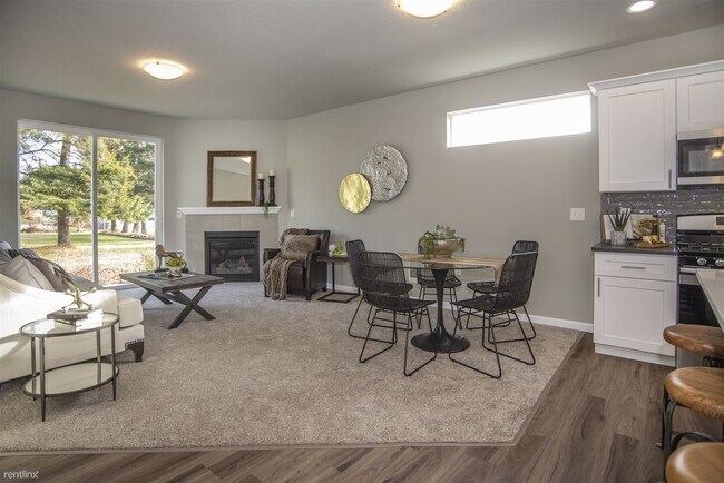 Building Photo - 402 N Mayhew Rd