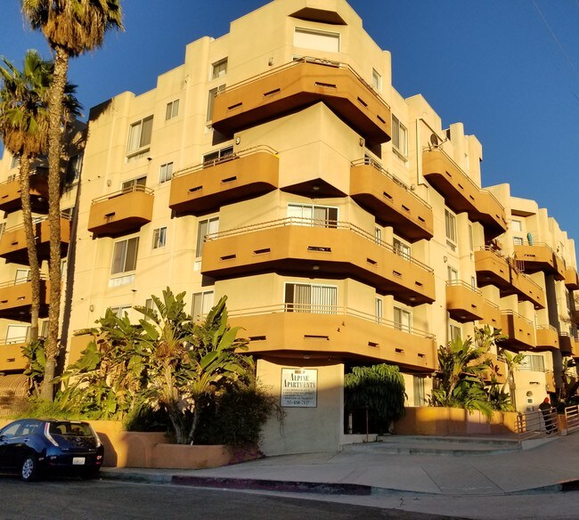 Building Photo - 813 Alpine St