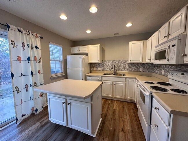 Building Photo - Exclusively Offered by Muse Realty, LLC