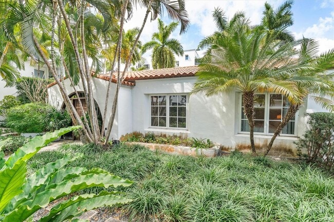 Building Photo - 1024 Lenox Ave.